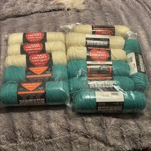Red Heart Super Saver Yarn Bundle /with crochet hooks